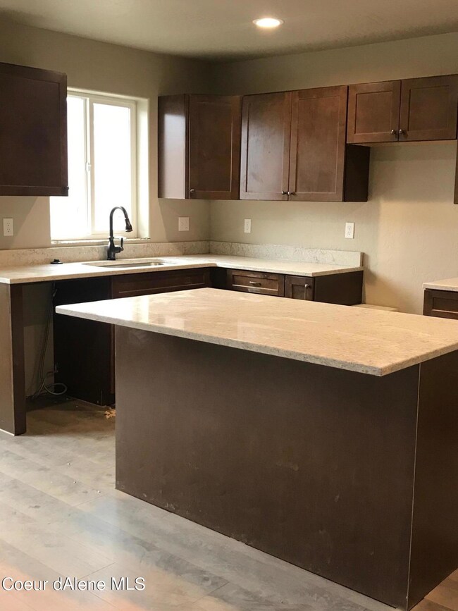 5728 Lujack kitchen
