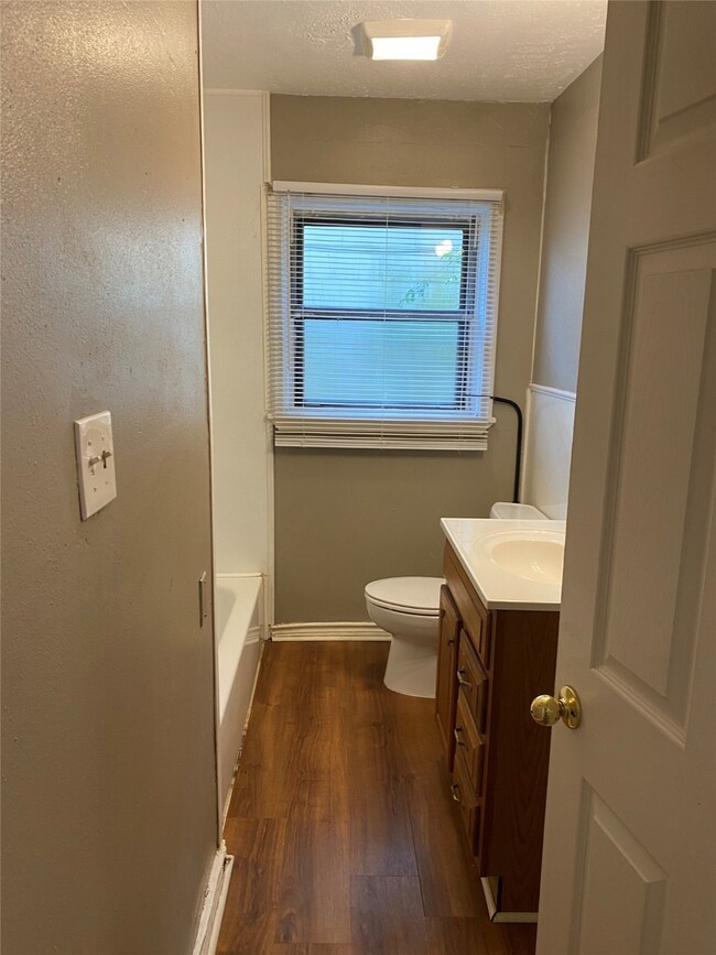 4914 Perry St, Houston, TX 77021 - photo 4