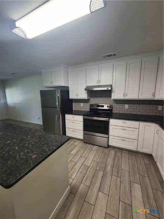 907 E 3rd St unit B, Lampasas, TX 76550 - photo 4