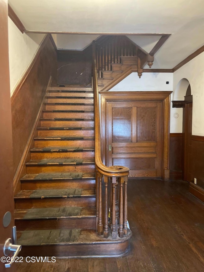 Steps to Apartment