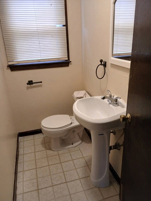 188 Carver St unit Left side, Springfield, MA 01108 - photo 4