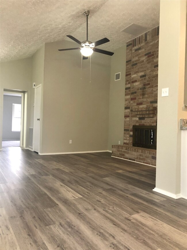 11025 Tanglehead Ct, Houston, TX 77086 - photo 4