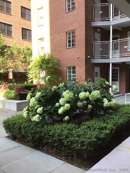 700 Summer St unit 4L, Stamford, CT 06901 - photo 3