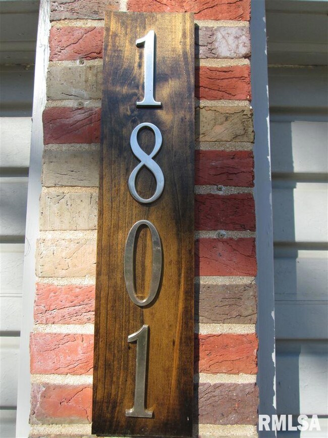 1801 W Teton Dr, Peoria, IL 61614 - photo 2