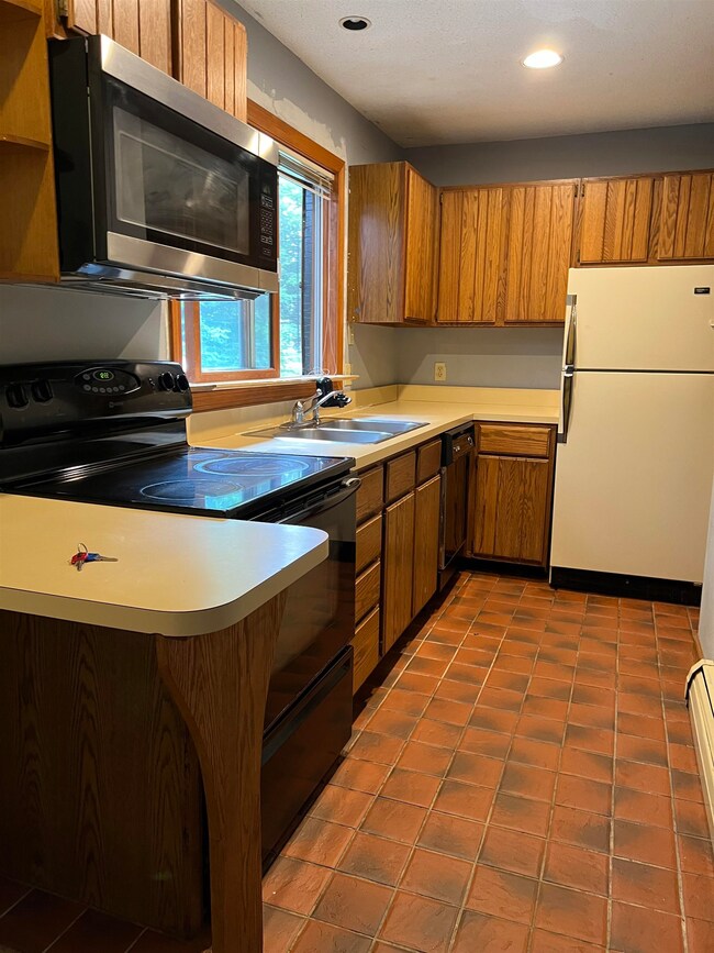 33 Mowing Way, Wilmington, VT 05363 - photo 4