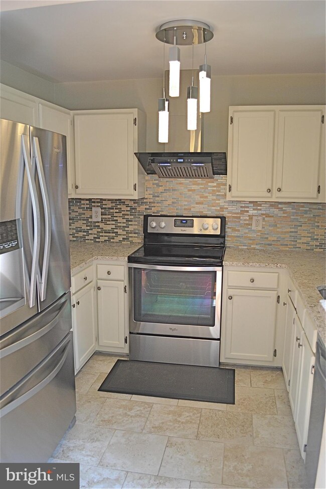 8917 Whitsell Way, Lorton, VA 22079 - photo 7