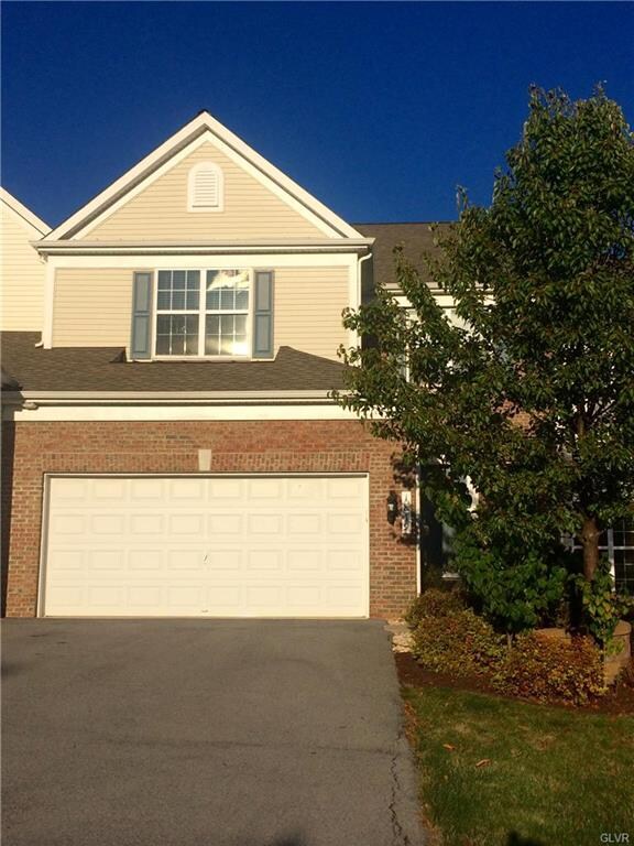 1819 Emerald Dr, Orefield, PA 18069 - photo 3