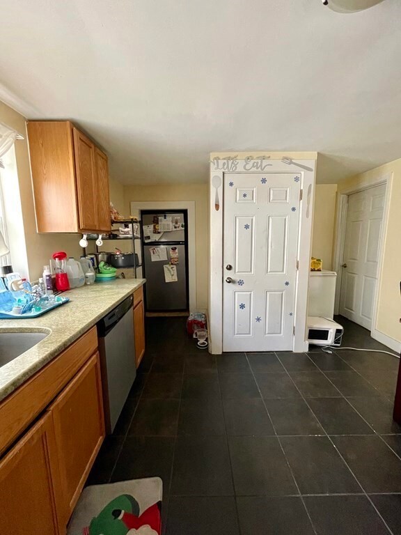 7 Russell St unit 2, Everett, MA 02149 - photo 6