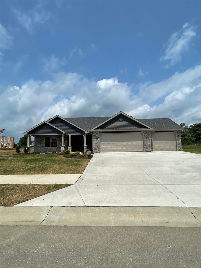 332 Gene Dr, Roanoke, IN 46783 - photo 3