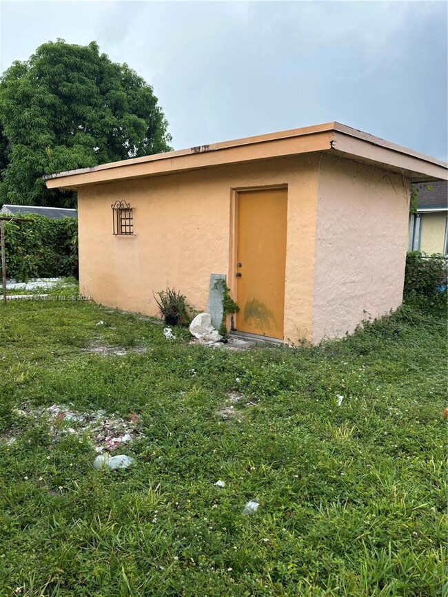 Can be Office/InLaw 180sqft