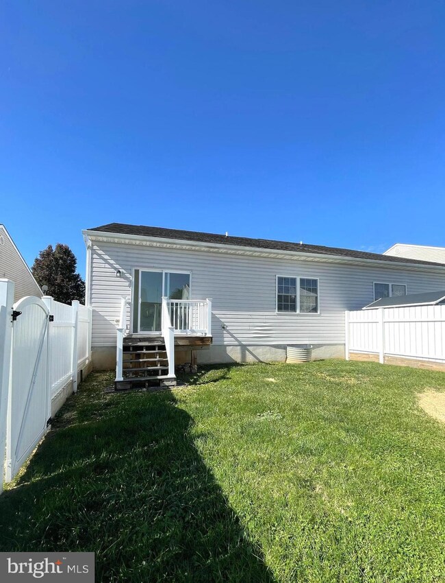 14223 Shelby Cir, Hagerstown, MD 21740 - photo 5