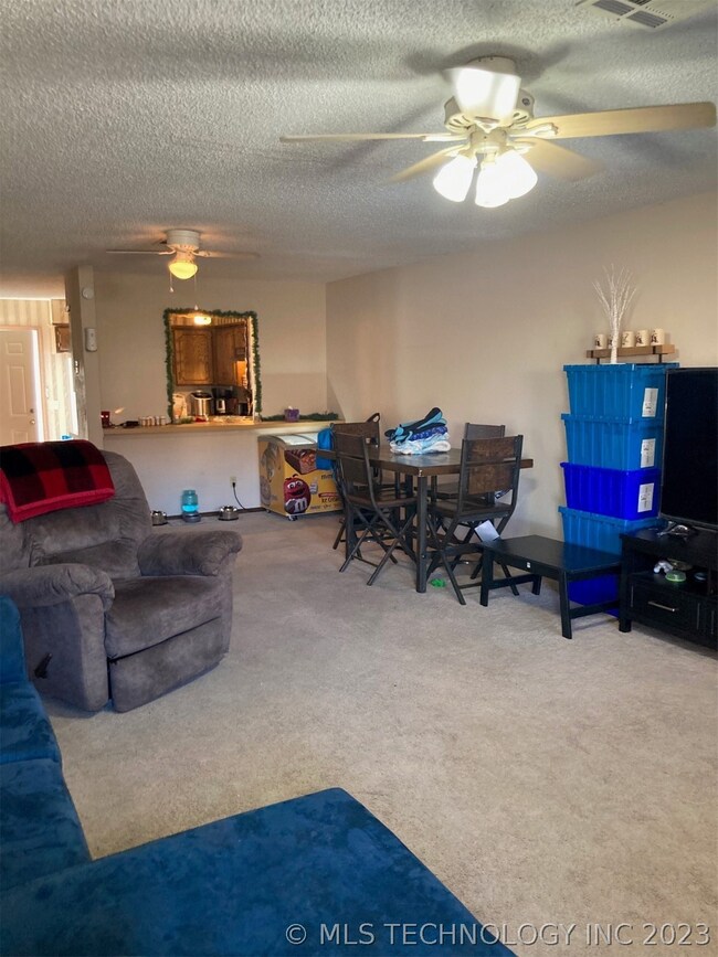 1422 S Stoneridge Manor, Ardmore, OK 73401 - photo 3