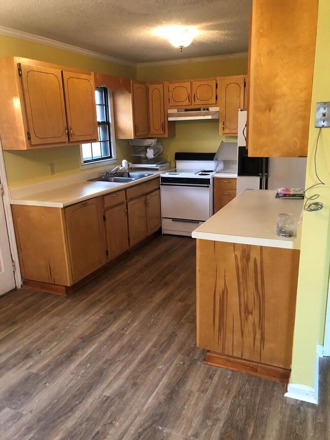 413 Wadkins Ave, Albany, GA 31701 - photo 4