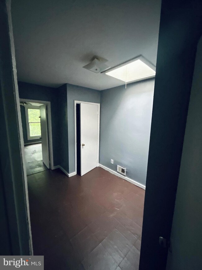 305 S Franklintown Rd, Baltimore, MD 21223 - photo 3