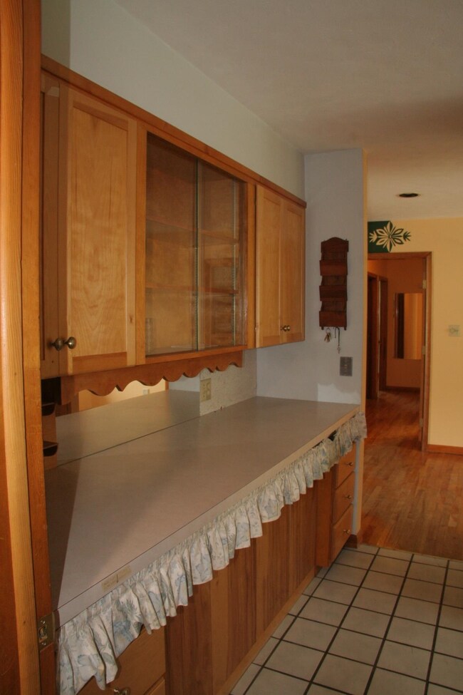 307 Gilman Ave, Saint Johnsbury, VT 05819 - photo 5