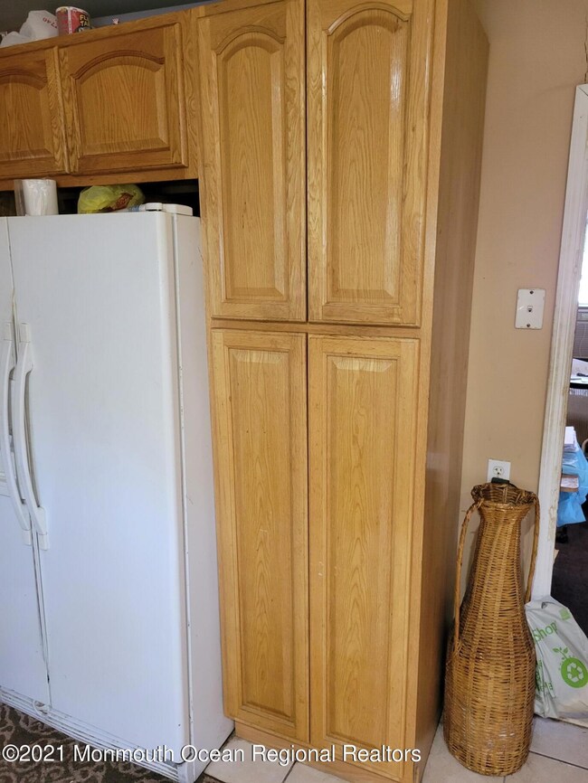 KITCHEN CABINETS