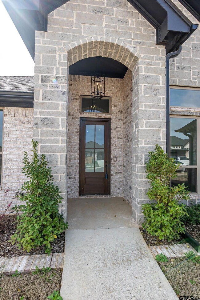 4140 Palo Pinto Creek Cir, Tyler, TX 75703 - photo 2