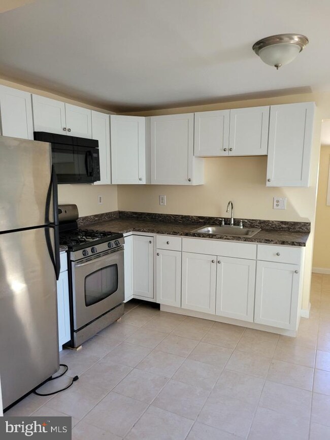 310 Broad St, Beverly, NJ 08010 - photo 6