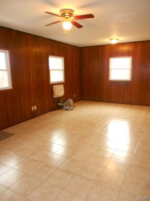 939 Conwell St, Stroudsburg, PA 18360 - photo 2