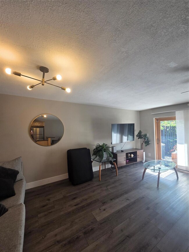 2530 NE 9th St unit 1, Fort Lauderdale, FL 33304 - photo 6