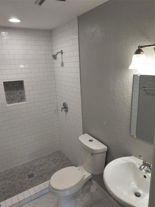 2305 55th St unit 5, Galveston, TX 77551 - photo 5