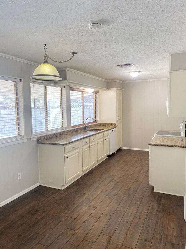 5520 Galway Ln, North Richland Hills, TX 76180 - photo 5