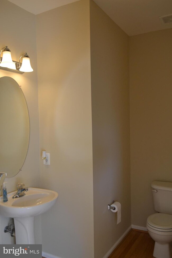 12591 Birkdale Way, Fairfax, VA 22030 - photo 5