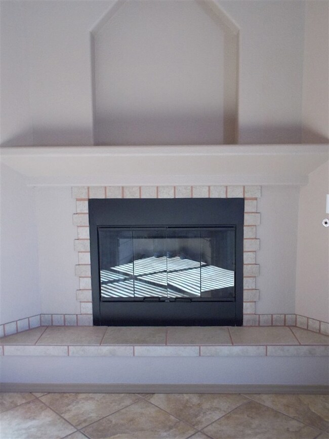 952 Hermoso El Sol, Alamogordo, NM 88310 - photo 3