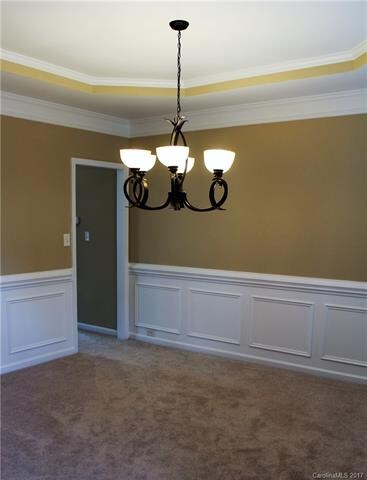 Formal Dining Room with Tray Ceiling