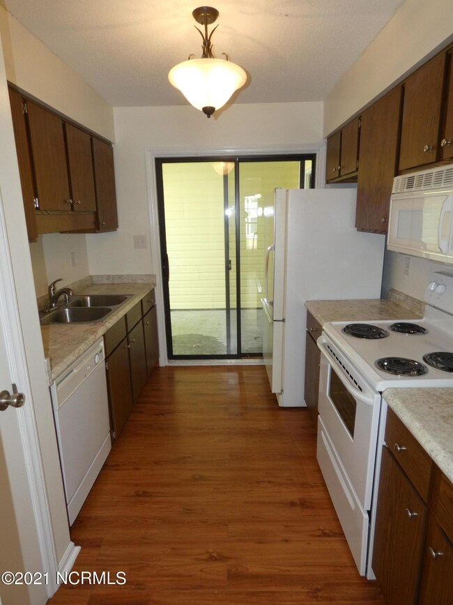 110 Highland Ct, Jacksonville, NC 28540 - photo 6