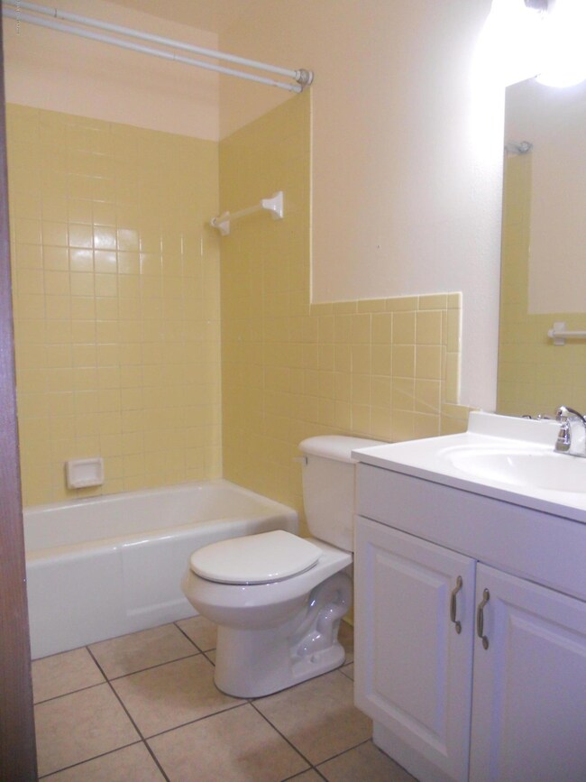 870 N Cocoa Blvd unit 8, Cocoa, FL 32922 - photo 4