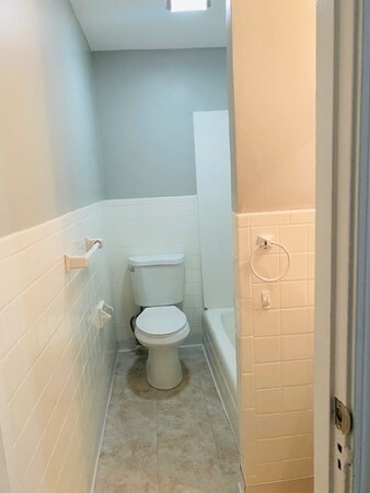 9 Rice St unit 6, Brookline, MA 02445 - photo 4