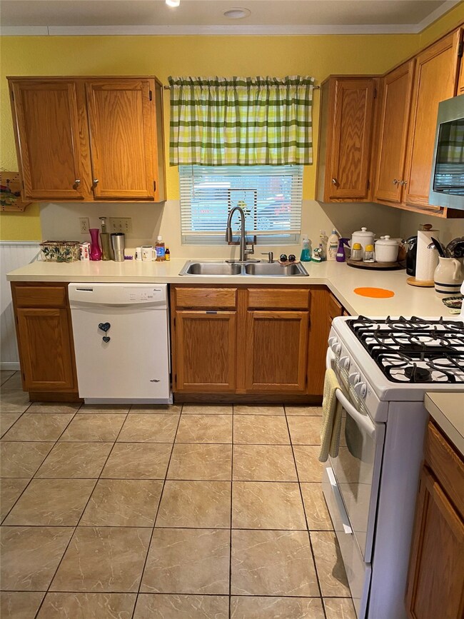 5206 Spring Branch Dr, Pearland, TX 77584 - photo 6