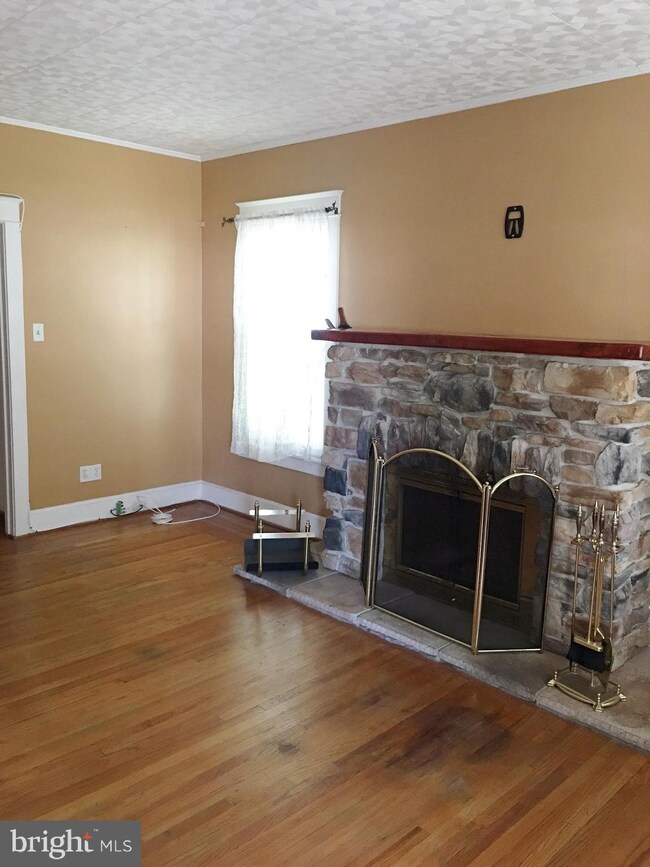 2324 W Tilghman St, Allentown, PA 18104 - photo 4