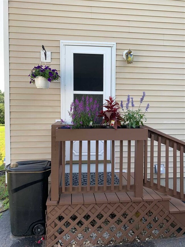 19 Roberts Rd, Litchfield, NH 03052 - photo 4