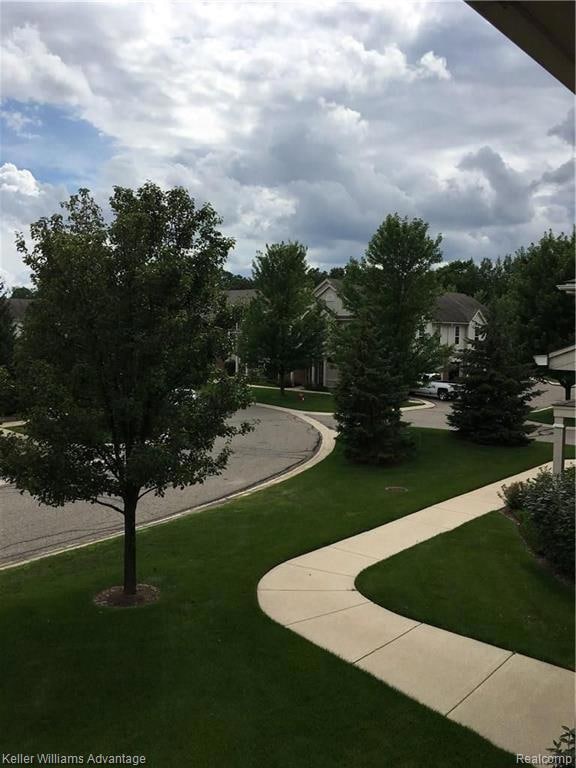17208 Chesapeake Cir unit 197, Walled Lake, MI 48390 - photo 2