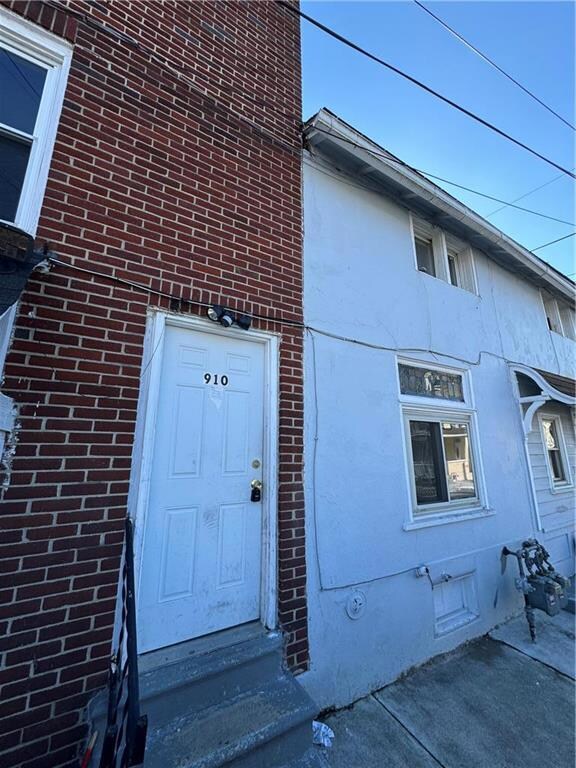 910 E Cedar St unit 1, Allentown, PA 18109 - photo 2