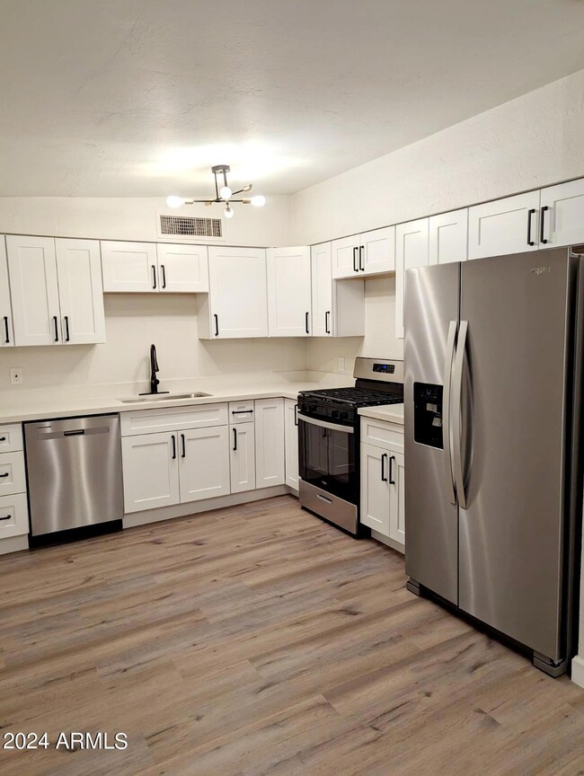 4734 N 49th Ave unit 2B, Phoenix, AZ 85031 - photo 5