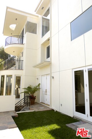 Side Exterior