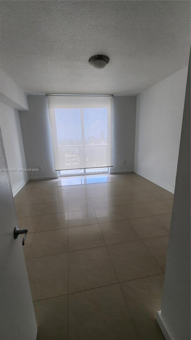 185 SW 7th St unit 3814, Miami, FL 33130 - photo 7