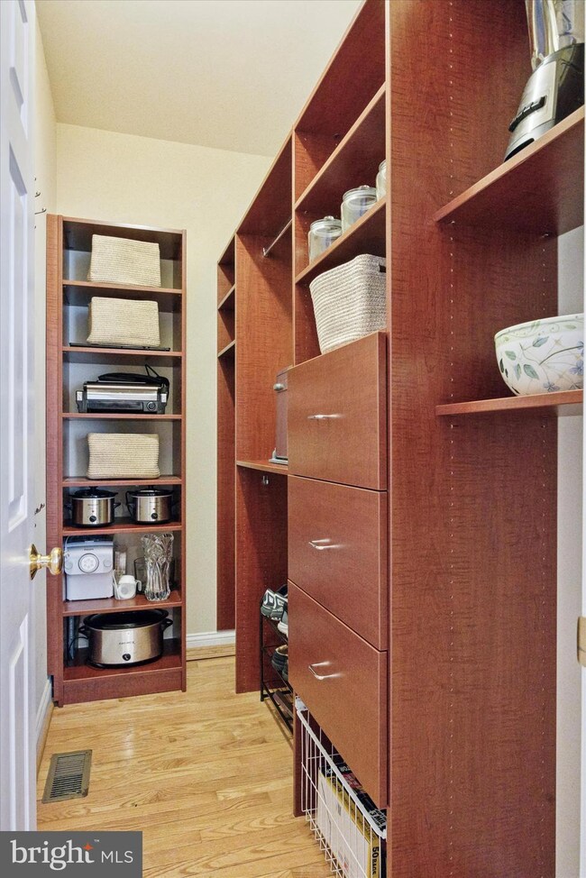 6 Kerry Ln unit 9, Malvern, PA 19355 - photo 2