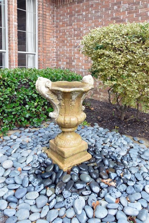 9109 Thornridge Dr, North Richland Hills, TX 76182 - photo 5