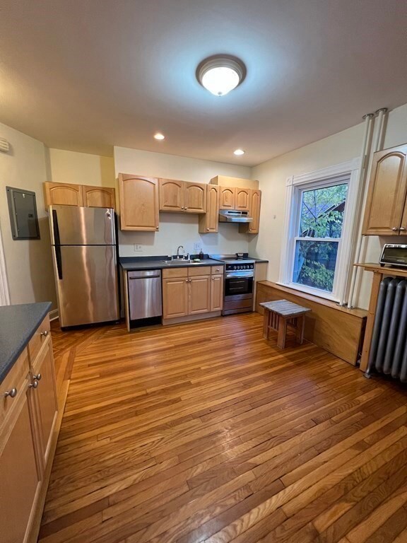 61 Walnut St unit 2, Somerville, MA 02143 - photo 3