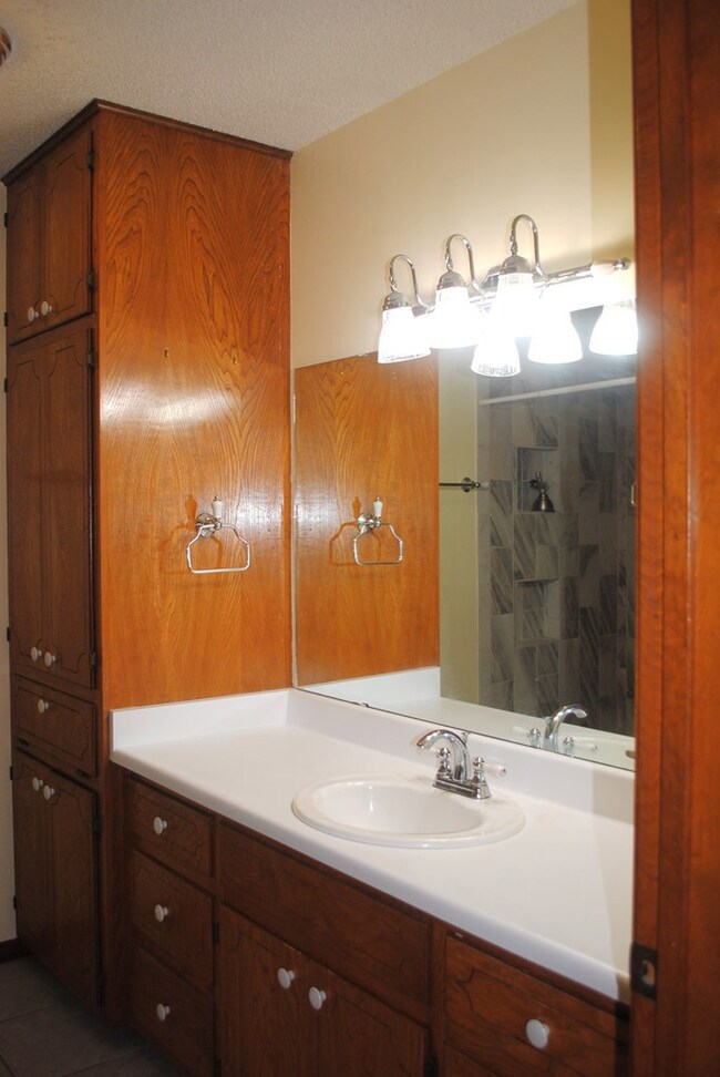 1012 Avenue C, Fredericksburg, TX 78624 - photo 5