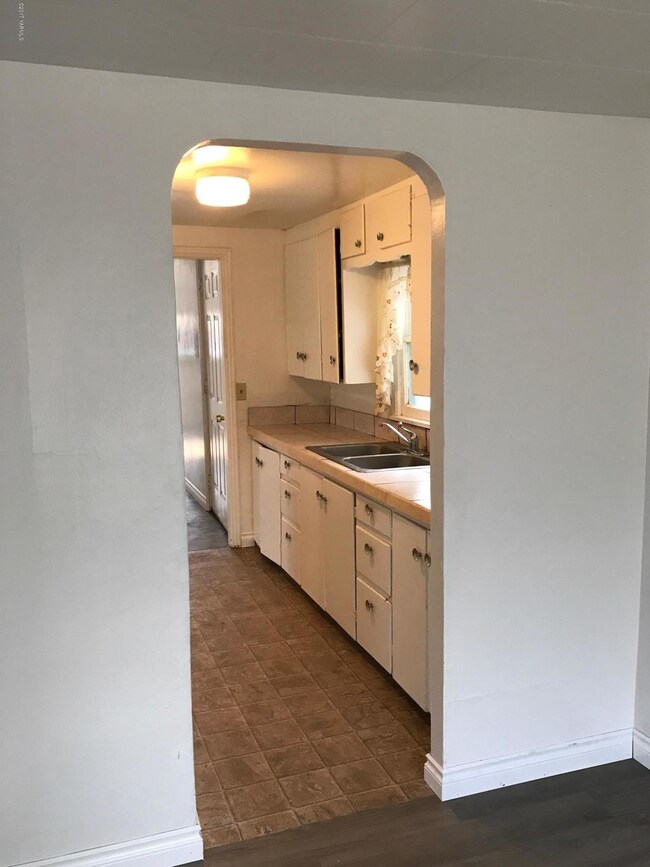 109 YAKIMA ARCHWAY