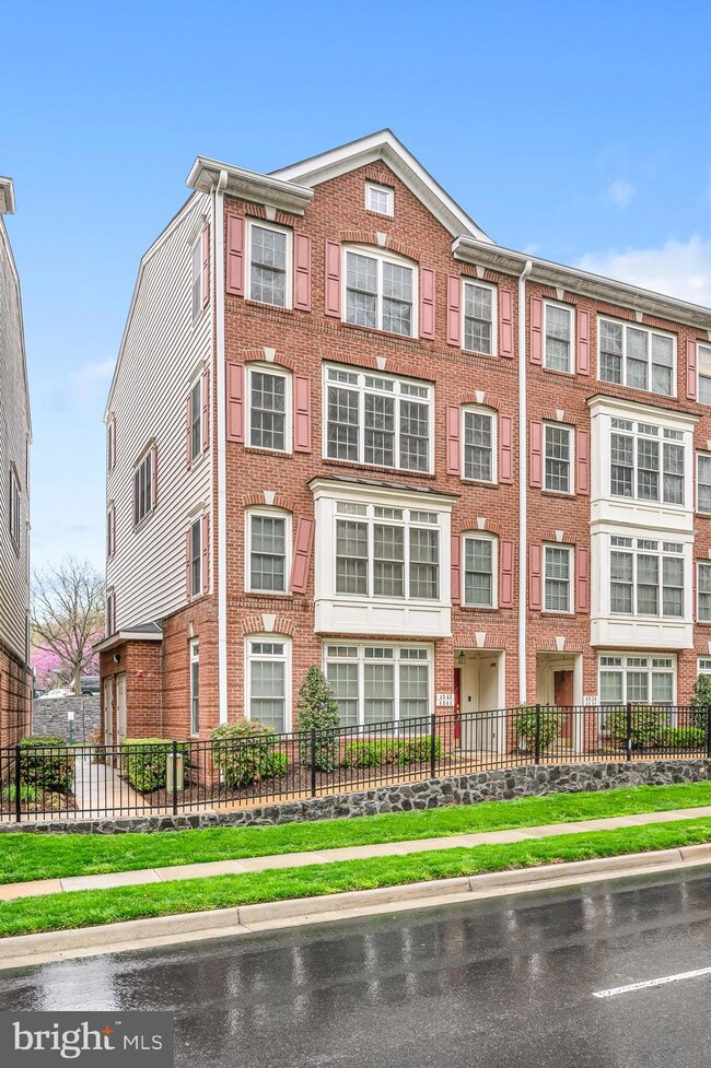 4543 Whittemore Place unit 1512, Fairfax, VA 22030 - photo 2