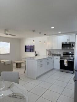 154 Valencia Blvd unit G, Delray Beach, FL 33446 - photo 3