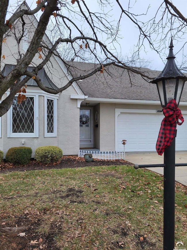 2728 Chipperfield Rd, Lawrence, KS 66047 - photo 2