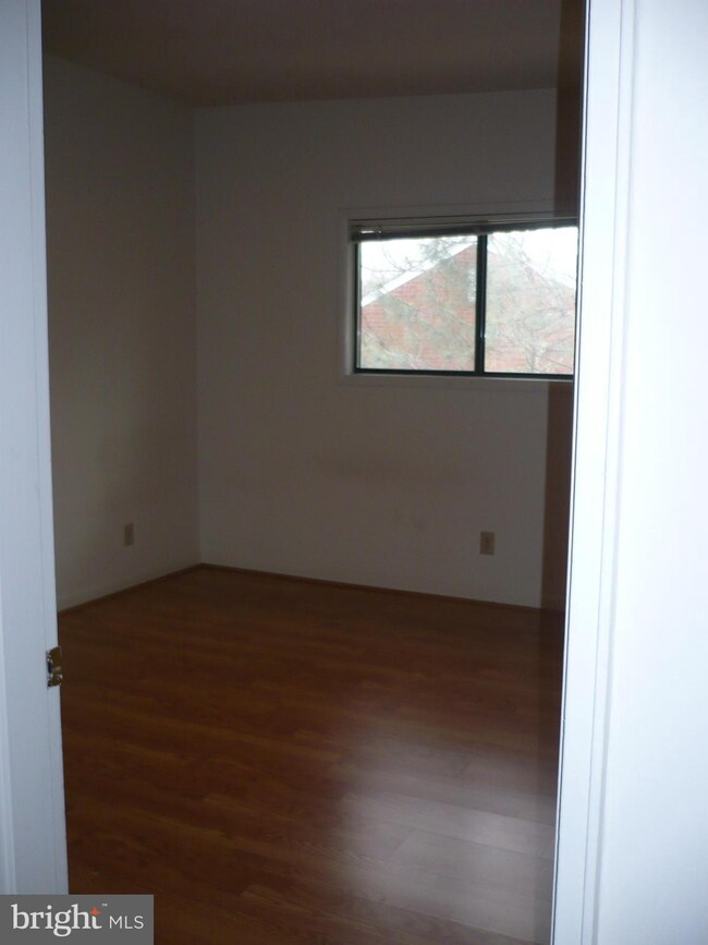 236 W Taylor Run Pkwy unit 9, Alexandria, VA 22314 - photo 7