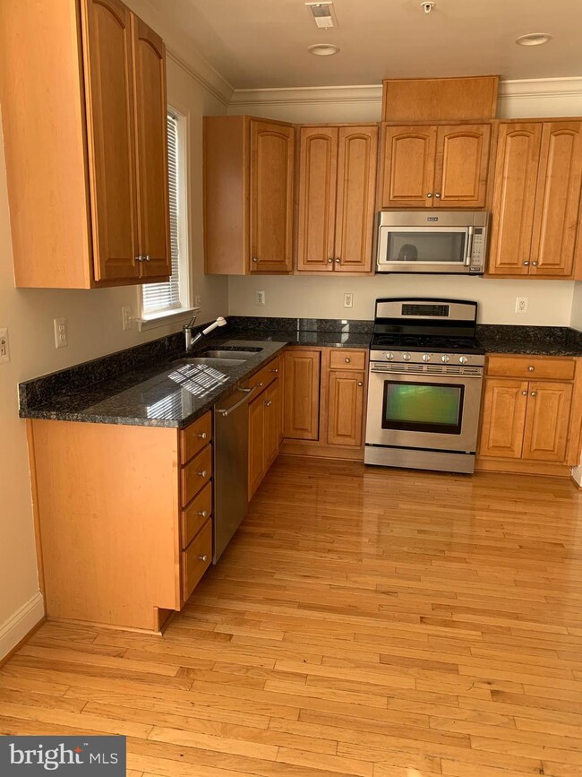 831 Mchenry St, Baltimore, MD 21230 - photo 4